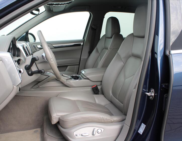 Porsche Cayenne 10