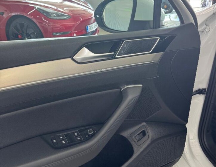 Volkswagen Passat 10