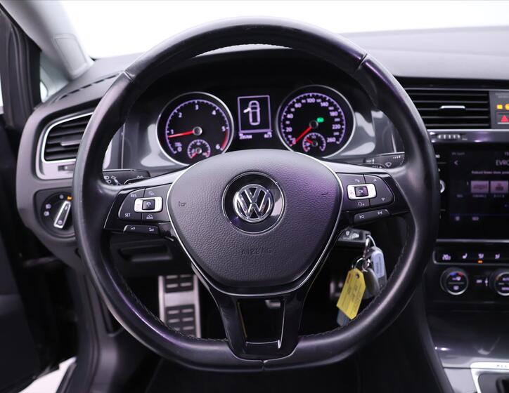 Volkswagen Golf 19