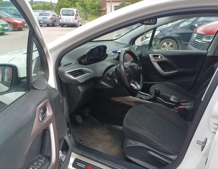 Peugeot 2008 7