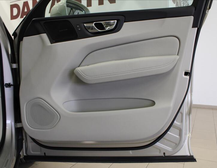 Volvo XC60 11