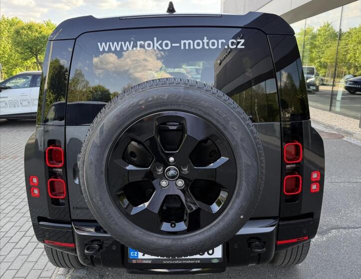 Land Rover Defender 7