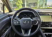 Lexus LBX 21