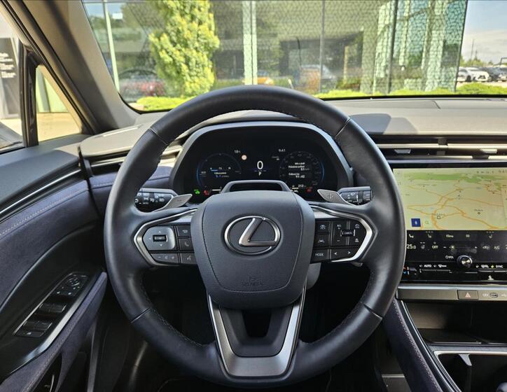 Lexus LBX 21
