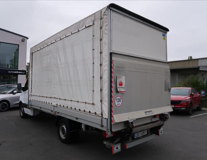 Mercedes-Benz Sprinter 4