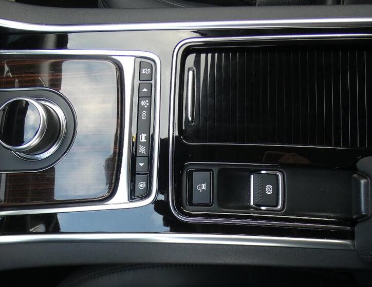 Jaguar XF 17