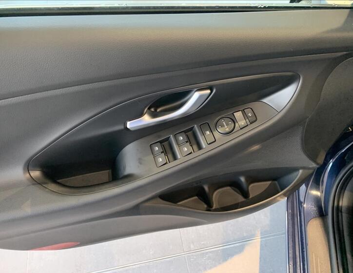 Hyundai i30 24