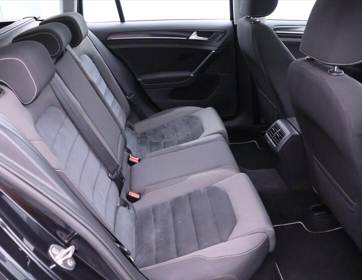Volkswagen Golf 13