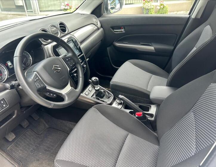 Suzuki Vitara 10
