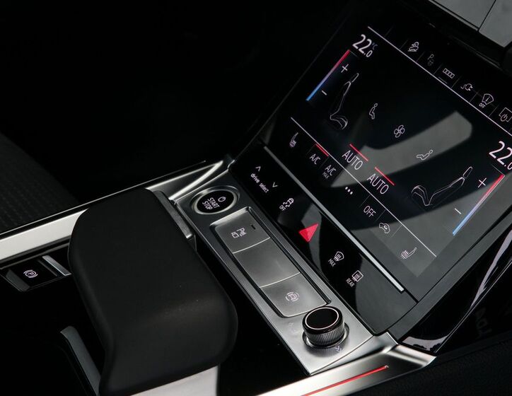 Audi e-tron 22
