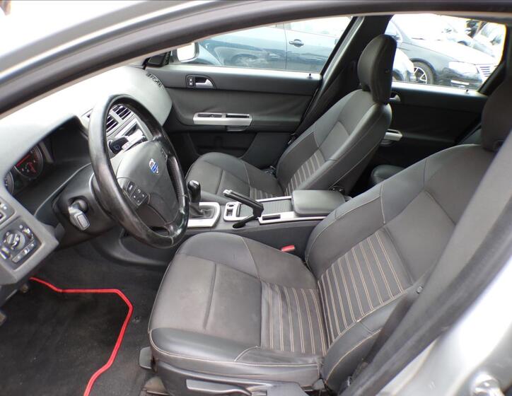 Volvo V50 13