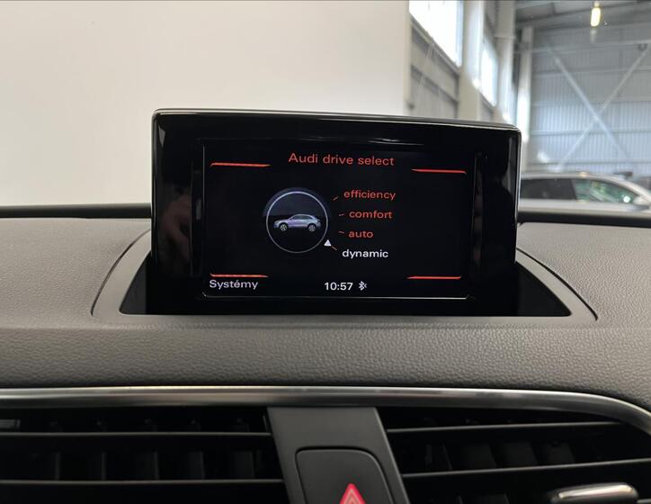 Audi Q3 8
