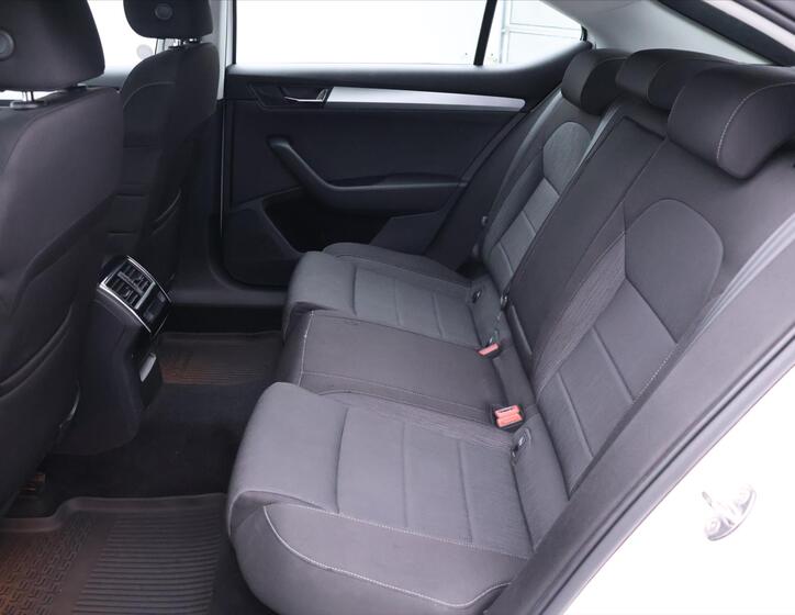 Škoda Superb 14