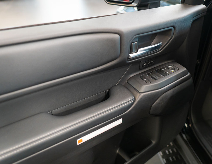 Toyota Land Cruiser 16