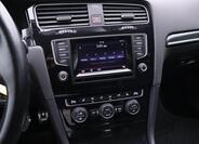 Volkswagen Golf 24