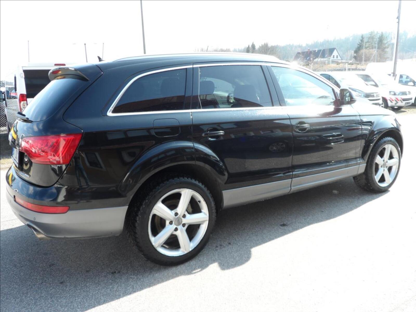 Audi Q7 8