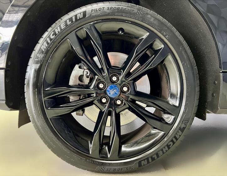 Ford Edge 9