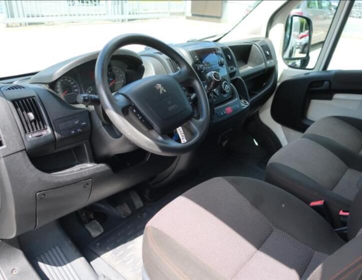 Peugeot Boxer 9