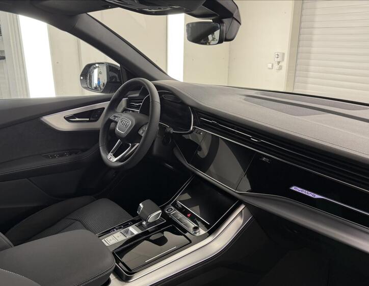 Audi Q8 7