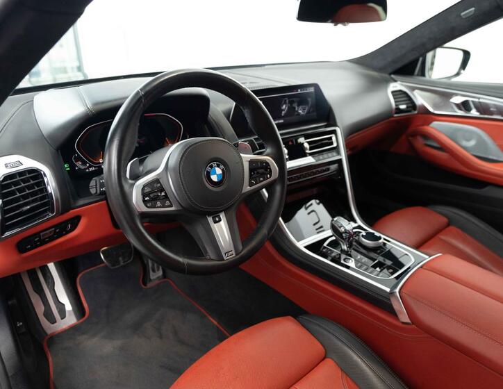 BMW Řada 8 11