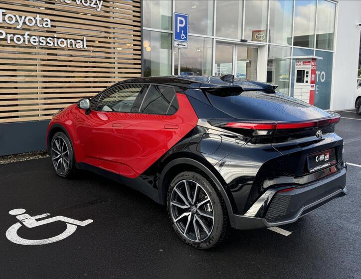 Toyota C-HR 13