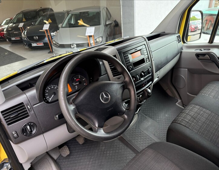Mercedes-Benz Sprinter 9