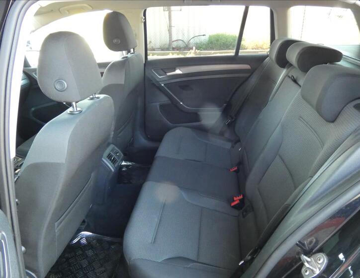 Volkswagen Golf 11