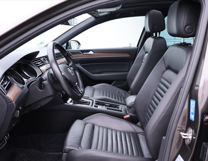 Volkswagen Passat 13