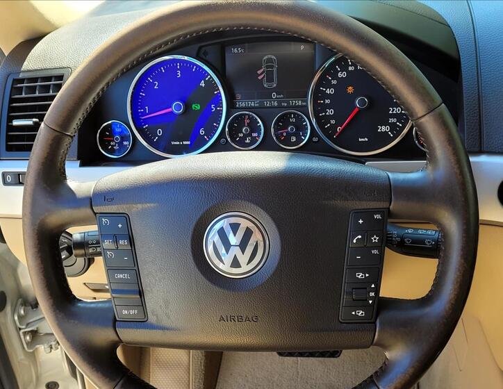 Volkswagen Touareg 33