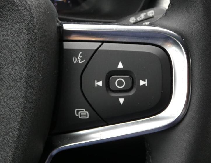 Volvo XC40 12