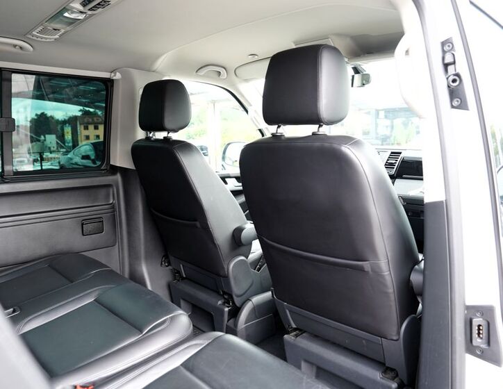 Volkswagen Caravelle 29