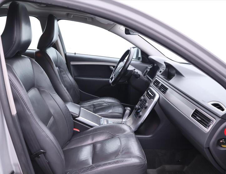 Volvo S80 11