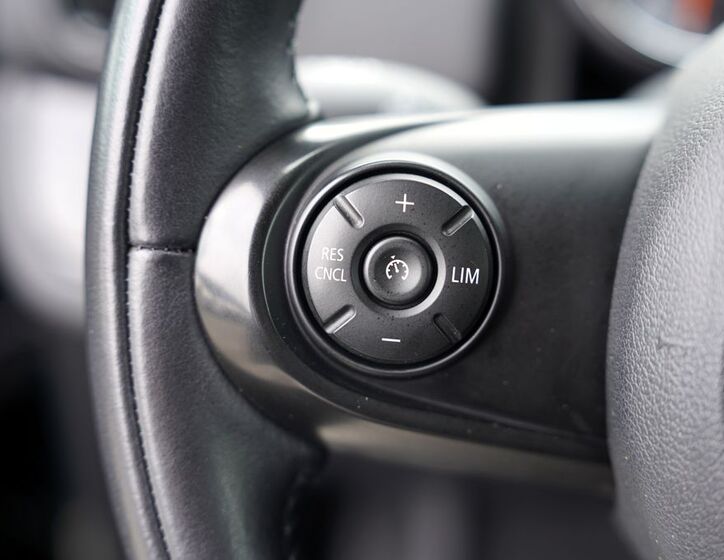 Mini Countryman 33