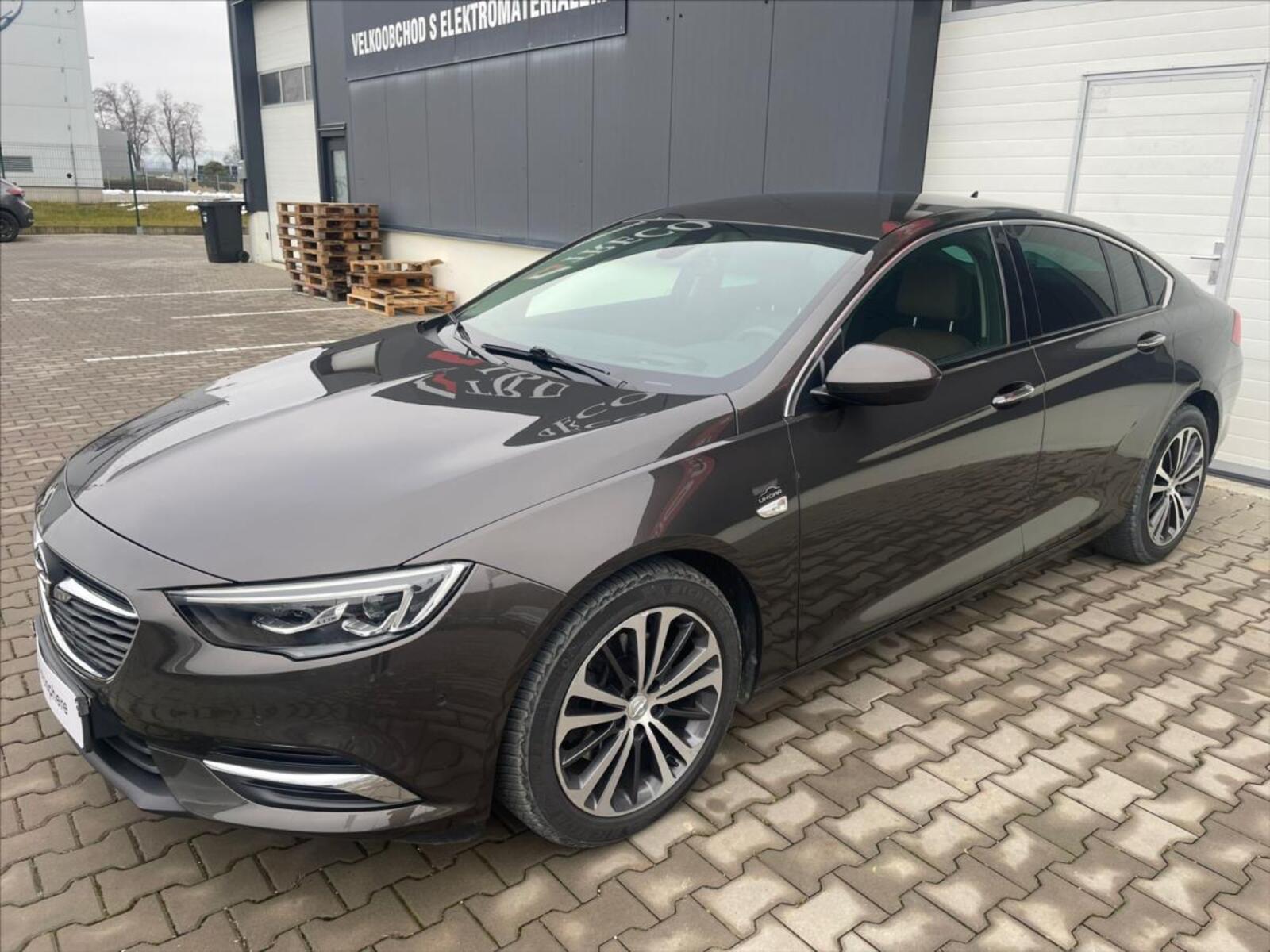 Opel Insignia 1