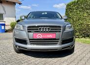 Audi Q7 8