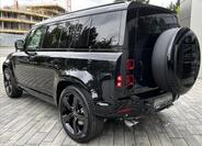 Land Rover Defender 4