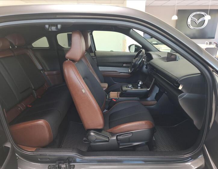 Mazda MX-30 7