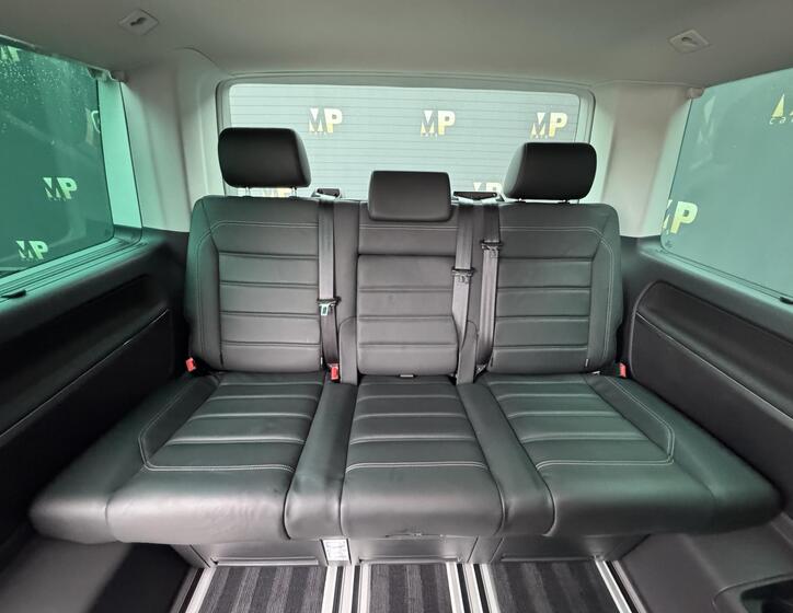 Volkswagen Multivan 17