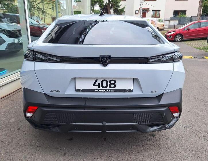 Peugeot 408 5
