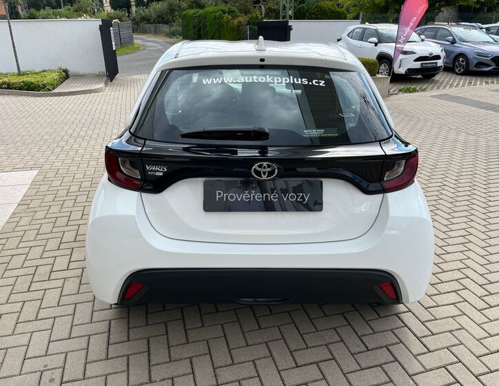 Toyota Yaris 5