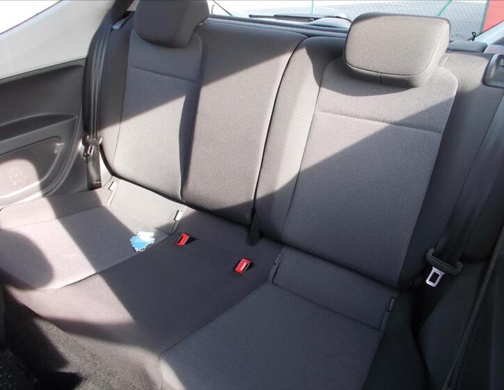 Volkswagen up! 12