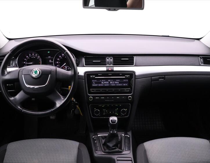 Škoda Superb 28