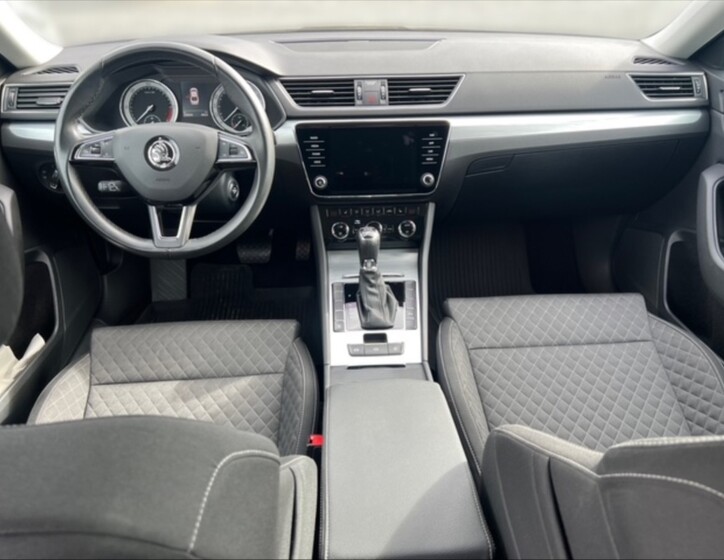 Škoda Superb 9