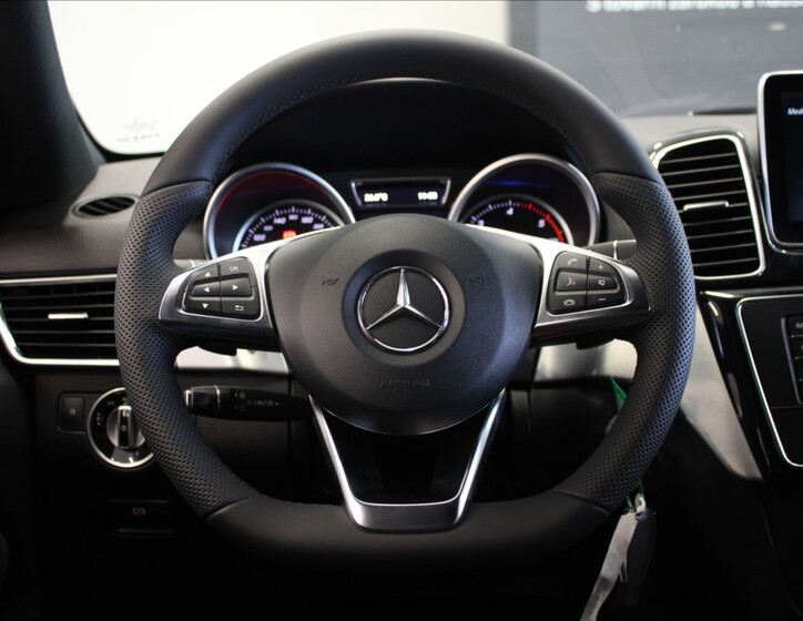 Mercedes-Benz GLE 9