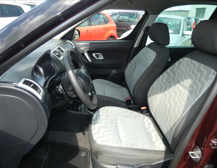 Škoda Roomster 12