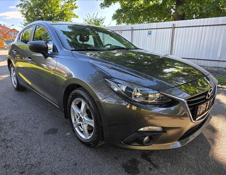 Mazda 3 8