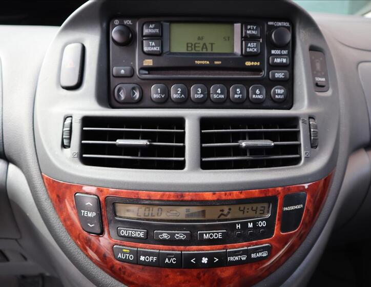 Toyota Previa 13