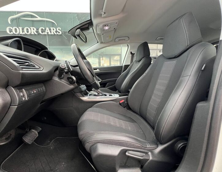 Peugeot 308 8