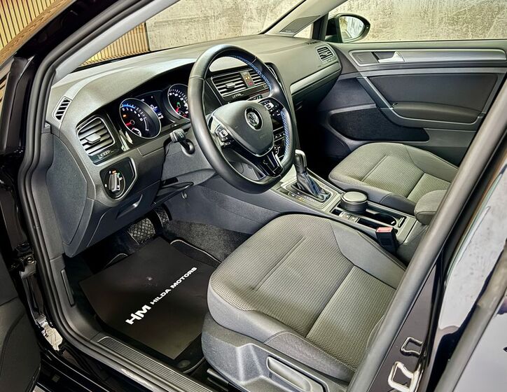 Volkswagen Golf 10