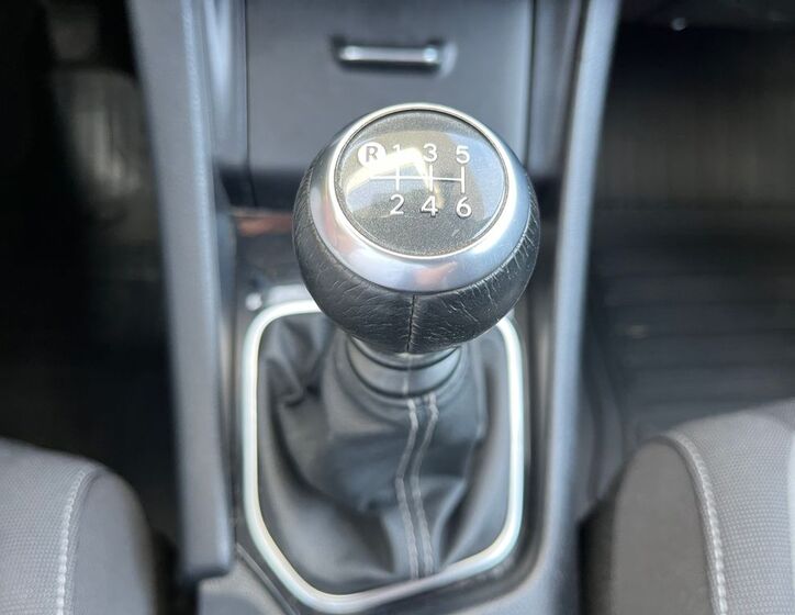 Toyota Auris 25